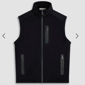 New with tags. Bugatchi Vest with hood